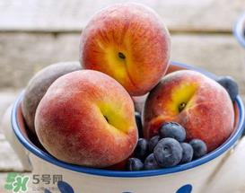 蓝莓和桃子能一起吃吗?蓝莓和桃子能一块吃吗? 蓝莓和桃子能一起吃吗?蓝莓和桃子能一块吃吗?