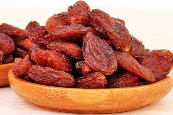 葡萄干能泡酒吗 教你用葡萄干泡酒 葡萄干能泡酒吗 教你用葡萄干泡酒