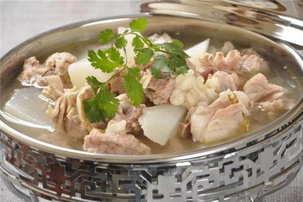 羊肉含嘌呤高吗 羊肉适合什么体质的人吃