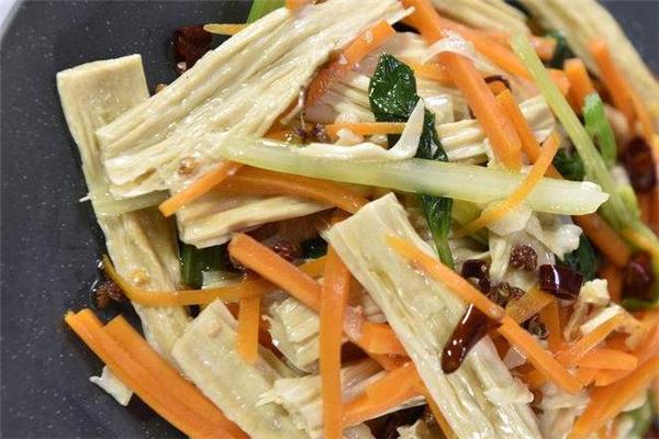 腐竹泡了两天还能吃吗 已经变质了