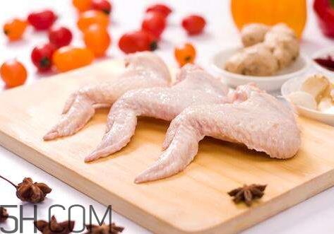 鸡翅发红是怎么回事 鸡翅有血水能吃吗