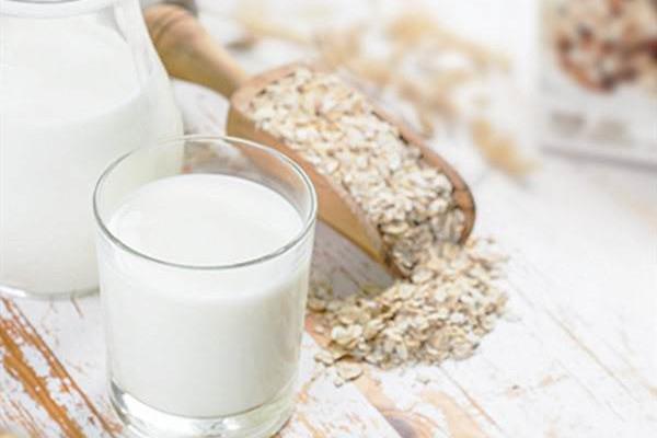 燕麦奶和牛奶的区别 燕麦奶和牛奶哪个好