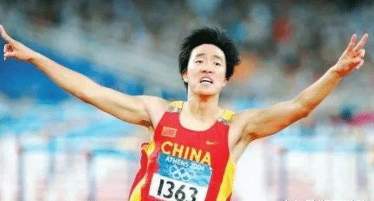 曾让中国人骄傲的“飞人”刘翔，如今做什么工作？看后让人心酸！