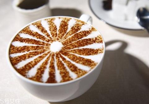 拿铁热量高吗 怕胖要少喝