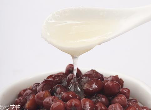 红豆汤可以放蜂蜜吗 红豆汤放蜂蜜的好处