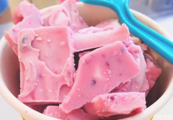 炒酸奶要炒吗 炒酸奶怎么制作 炒酸奶要炒吗 炒酸奶怎么制作