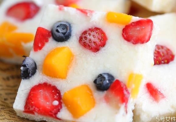 炒酸奶要炒吗 炒酸奶怎么制作 炒酸奶要炒吗 炒酸奶怎么制作