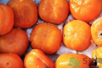 冻柿子一天吃几个合适?经常吃冻柿子对身体有什么影响?