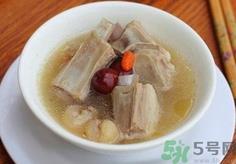 排骨汤可以放红枣吗?排骨汤加红枣的功效与作用 排骨汤可以放红枣吗?排骨汤加红枣的功效与作用