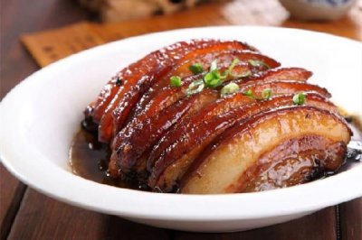 ​扣肉要炸多久才会起虎皮 扣肉炸好后用热水还是用冷水泡