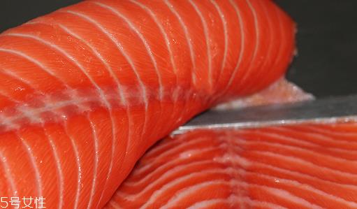 三文鱼刺身是海鲜吗