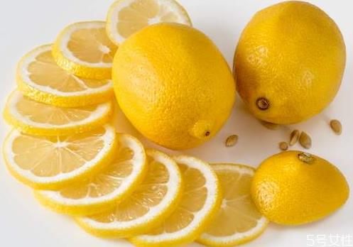 柠檬皮怎么剥 剥柠檬的简便方法 柠檬皮怎么剥 剥柠檬的简便方法