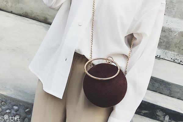 麂皮包脏了怎么清洗 要非常仔细 麂皮包脏了怎么清洗 要非常仔细