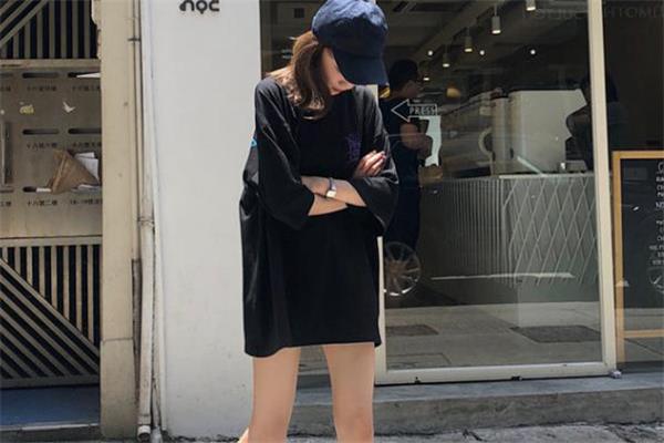 黑色衣服显白吗 黑色衣服显白还是白色衣服显白 黑色衣服显白吗 黑色衣服显白还是白色衣服显白