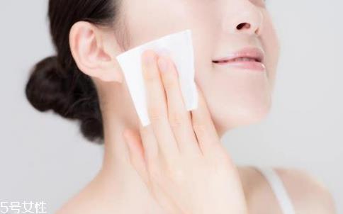 什么样的化妆棉适合湿敷 湿敷时间不宜过长 什么样的化妆棉适合湿敷 湿敷时间不宜过长