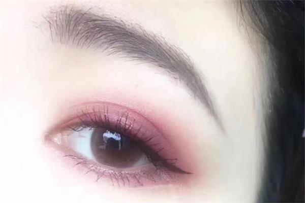 美瞳是硬的还是软的 美瞳会融化在眼镜里吗 美瞳是硬的还是软的 美瞳会融化在眼镜里吗