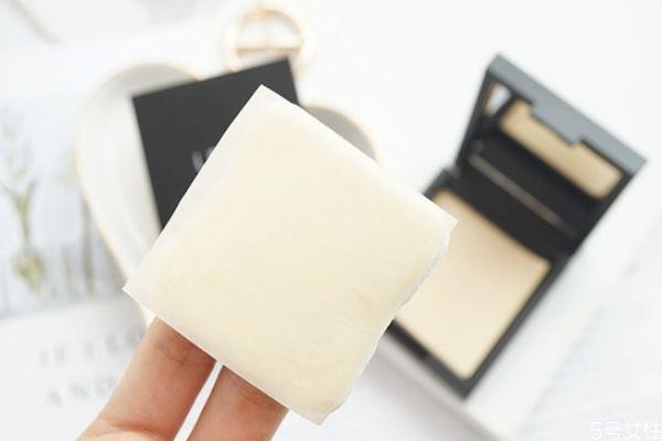 吸油纸可以放微波炉吗 吸油纸好还是吸油笔好 吸油纸可以放微波炉吗 吸油纸好还是吸油笔好