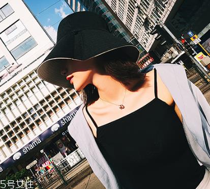 渔夫帽什么颜色好看 晋升街拍潮人 渔夫帽什么颜色好看 晋升街拍潮人