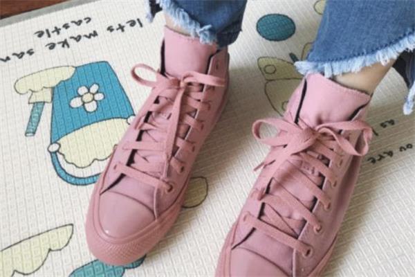 匡威opi联名脏粉多少钱 匡威opi会越穿越松吗 匡威opi联名脏粉多少钱 匡威opi会越穿越松吗