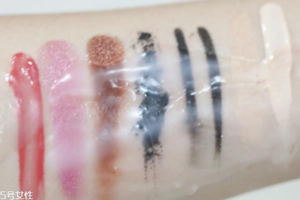 nooni雪花纯净卸妆膏和芭妮兰卸妆膏哪个好 nooni雪花纯净卸妆膏和芭妮兰卸妆膏哪个好