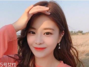 头发出油严重怎么办 头发出油严重的原因 头发出油严重怎么办 头发出油严重的原因