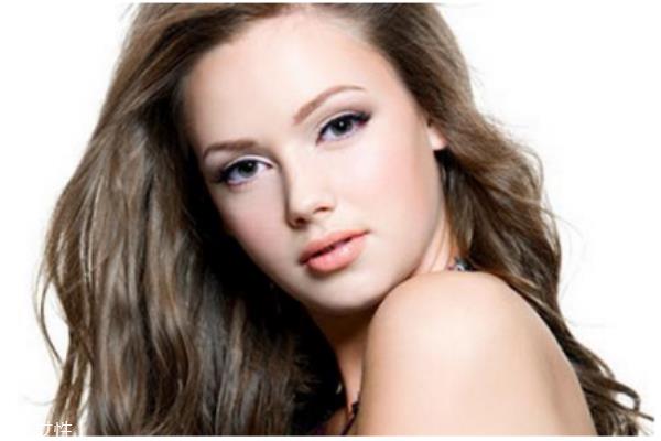 头发出油严重怎么办 头发出油严重的原因 头发出油严重怎么办 头发出油严重的原因