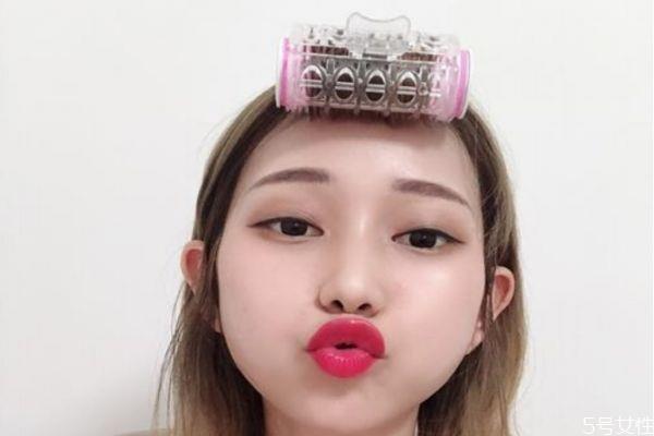 卷发筒应该怎么用 卷发筒的使用方法 卷发筒应该怎么用 卷发筒的使用方法