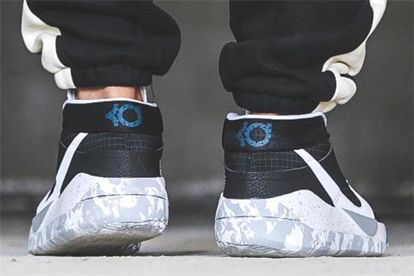 耐克kd13和kd12哪个好 kd13和kd12区别 耐克kd13和kd12哪个好 kd13和kd12区别
