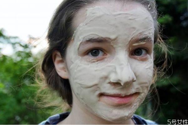 牛奶洗脸的功效 牛奶洗脸有什么好处 牛奶洗脸的功效 牛奶洗脸有什么好处