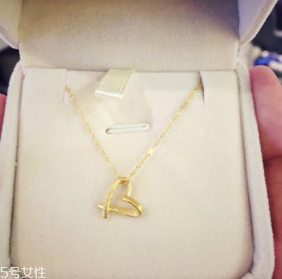 黄金项链可以带着洗澡吗 有很大影响 黄金项链可以带着洗澡吗 有很大影响