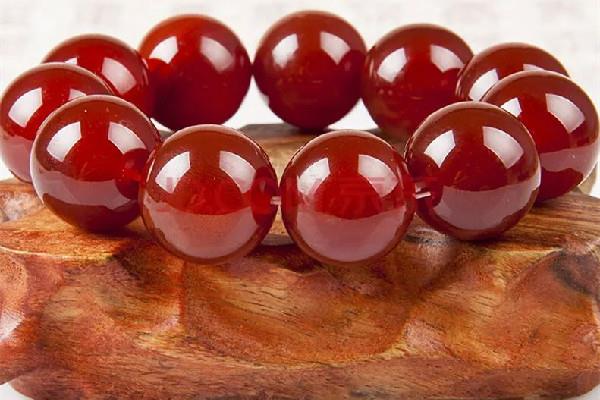 红玉髓值钱吗 红玉髓价格大概多少 红玉髓值钱吗 红玉髓价格大概多少