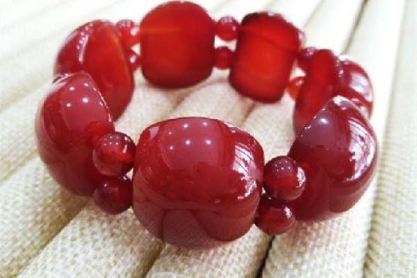 红玉髓值钱吗 红玉髓价格大概多少 红玉髓值钱吗 红玉髓价格大概多少