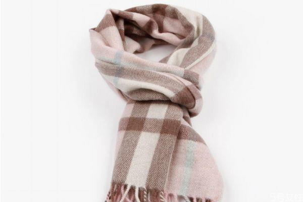 羊毛围巾洗后有味道是怎么回事 羊毛围巾洗后有异味怎么办 羊毛围巾洗后有味道是怎么回事 羊毛围巾洗后有异味怎么办