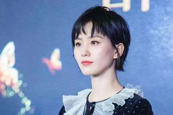 狗啃刘海适合宽额头吗 容易显得脸大 狗啃刘海适合宽额头吗 容易显得脸大