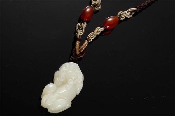 和田玉貔貅适合什么人戴 和田玉貔貅寓意是什么 和田玉貔貅适合什么人戴 和田玉貔貅寓意是什么