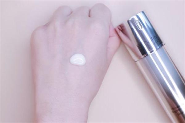 雅诗兰黛白月光精华价格 雅诗兰黛白月光精华成分 雅诗兰黛白月光精华价格 雅诗兰黛白月光精华成分