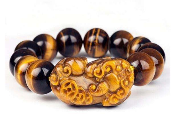 什么是木变石呢 木变石有什么作用呢 什么是木变石呢 木变石有什么作用呢