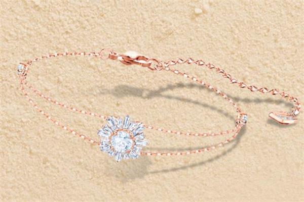 施华洛世奇太阳花手链多少钱 母亲节最好的礼物 施华洛世奇太阳花手链多少钱 母亲节最好的礼物