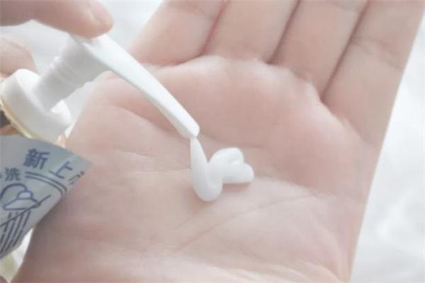 飘柔免洗护发素每次用多少 飘柔免洗护发素孕妇能用吗 飘柔免洗护发素每次用多少 飘柔免洗护发素孕妇能用吗