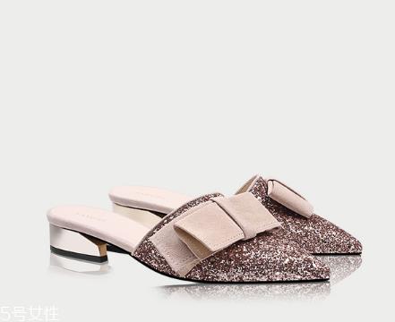 什么样的拖鞋百搭?最百搭拖鞋款式推荐 什么样的拖鞋百搭?最百搭拖鞋款式推荐