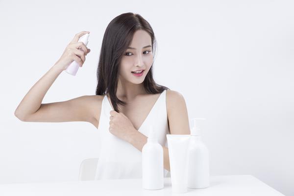 头发软化的标准是什么 头发软化会有什么伤害 头发软化的标准是什么 头发软化会有什么伤害