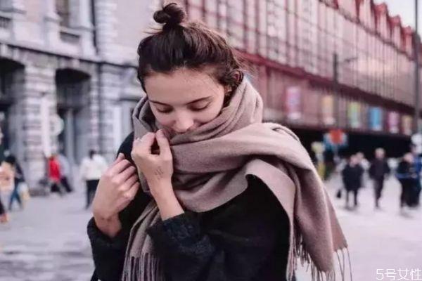 围巾的商标是反面吗 围巾的商标是否拿掉 围巾的商标是反面吗 围巾的商标是否拿掉