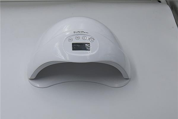 美甲灯多少瓦比较好 美甲灯瓦数越大越好吗 美甲灯多少瓦比较好 美甲灯瓦数越大越好吗