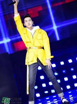 off white黄腰带怎么系?off white腰带怎么绑? off white黄腰带怎么系?off white腰带怎么绑?