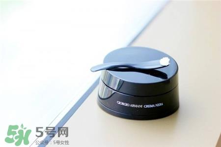 Armani阿玛尼眼霜怎么用?阿玛尼黑钥匙眼霜使用方法 Armani阿玛尼眼霜怎么用?阿玛尼黑钥匙眼霜使用方法