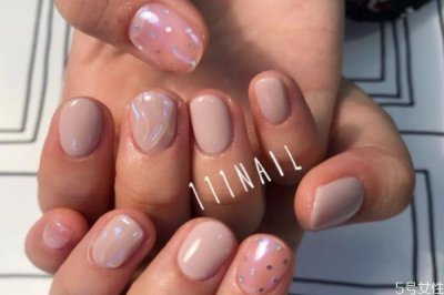 ​卸甲水会导致白血病吗 卸甲水哪个牌子好