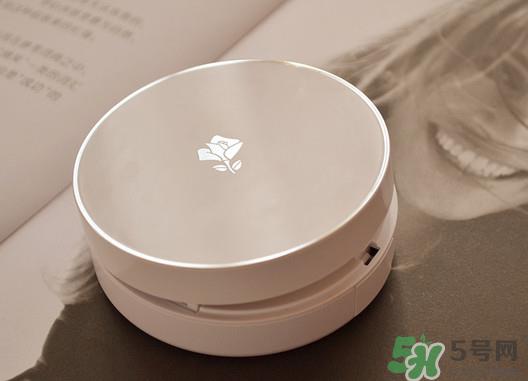 兰蔻和雅诗兰黛气垫哪个好用?兰蔻和雅诗兰黛气垫对比 兰蔻和雅诗兰黛气垫哪个好用?兰蔻和雅诗兰黛气垫对比