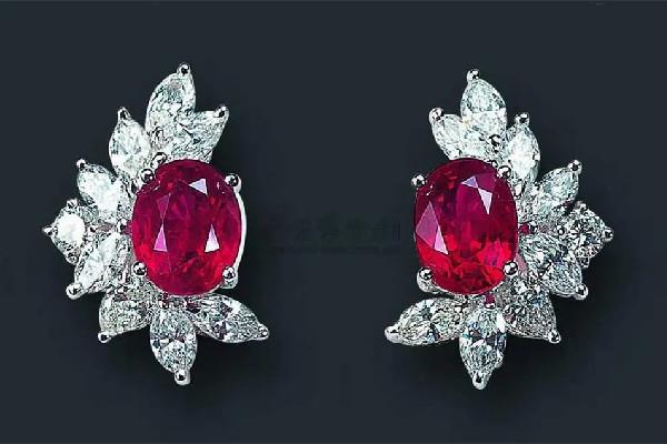 红宝石怎么辨别真假 红宝石会有划痕吗 红宝石怎么辨别真假 红宝石会有划痕吗