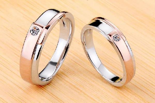 婚戒戴哪只手男女 婚戒戴法分男女左右吗 婚戒戴哪只手男女 婚戒戴法分男女左右吗