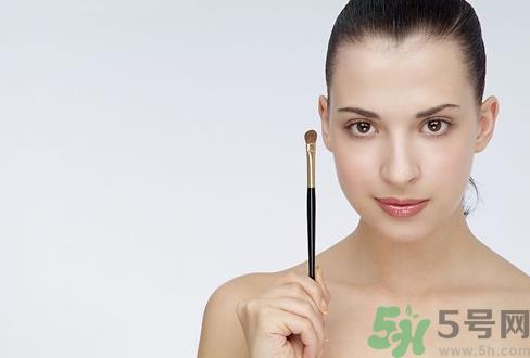 素颜霜和BB霜的区别?素颜霜和BB霜哪个好? 素颜霜和BB霜的区别?素颜霜和BB霜哪个好?